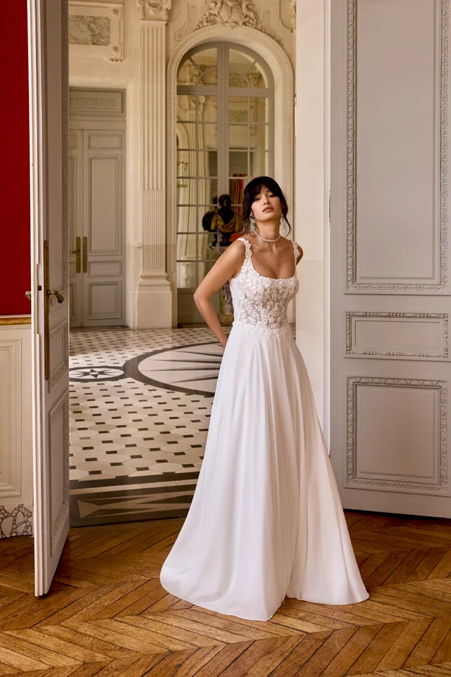 Patrice 11439, Adore by Justin Alexander: A-Linie