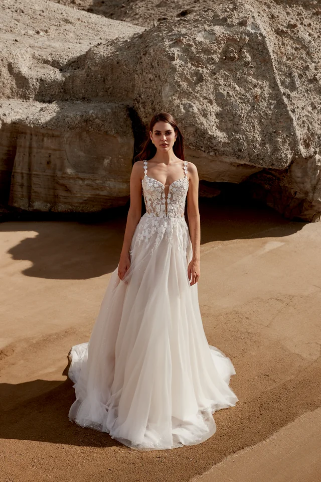 Tisha 11331, Adore by Justin Alexander: A-Linie